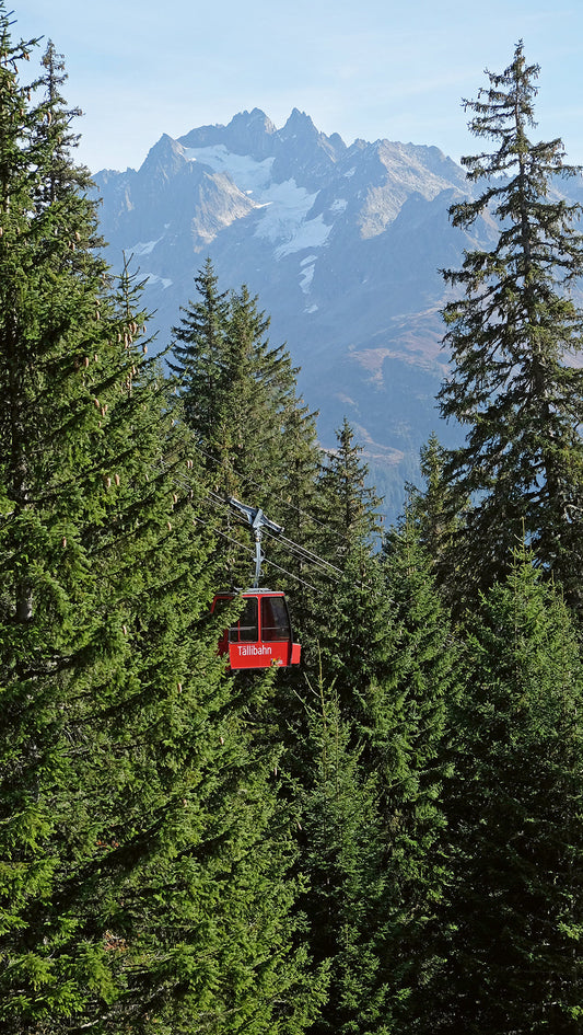 Mit nostalgischen Kleinseilbahnen hoch hinaus im Berner Oberland