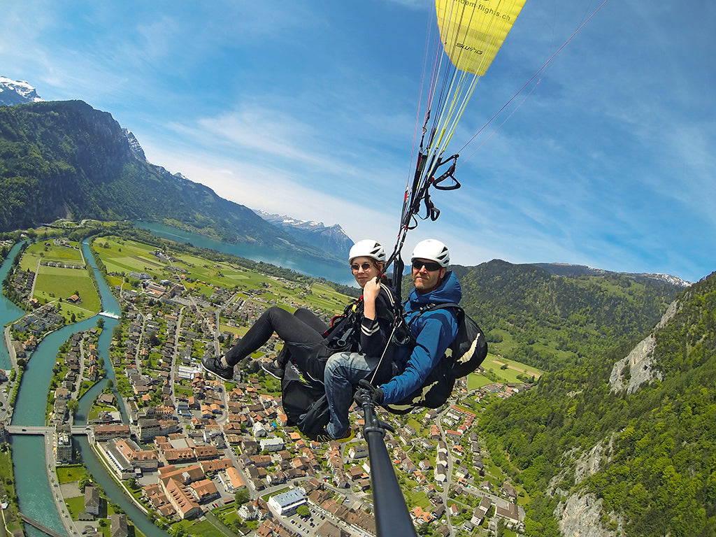 Hoch in der Luft – Gleitschirmfliegen über dem Thunersee